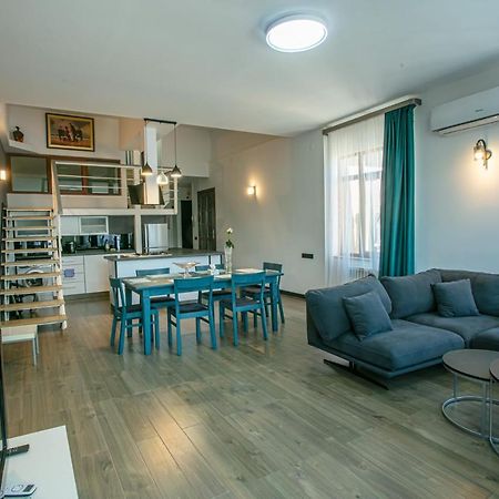 Luxe Apartment In Center Yerevan Bagian luar foto