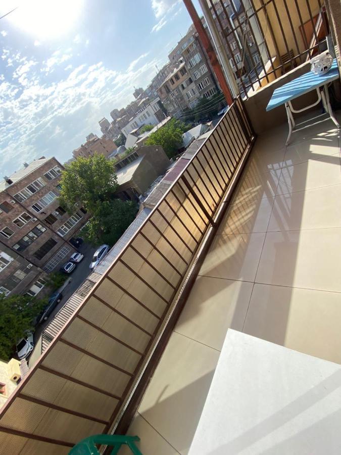 Luxe Apartment In Center Yerevan Bagian luar foto