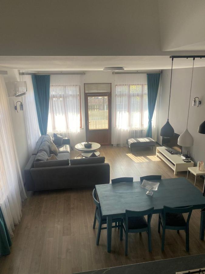 Luxe Apartment In Center Yerevan Bagian luar foto