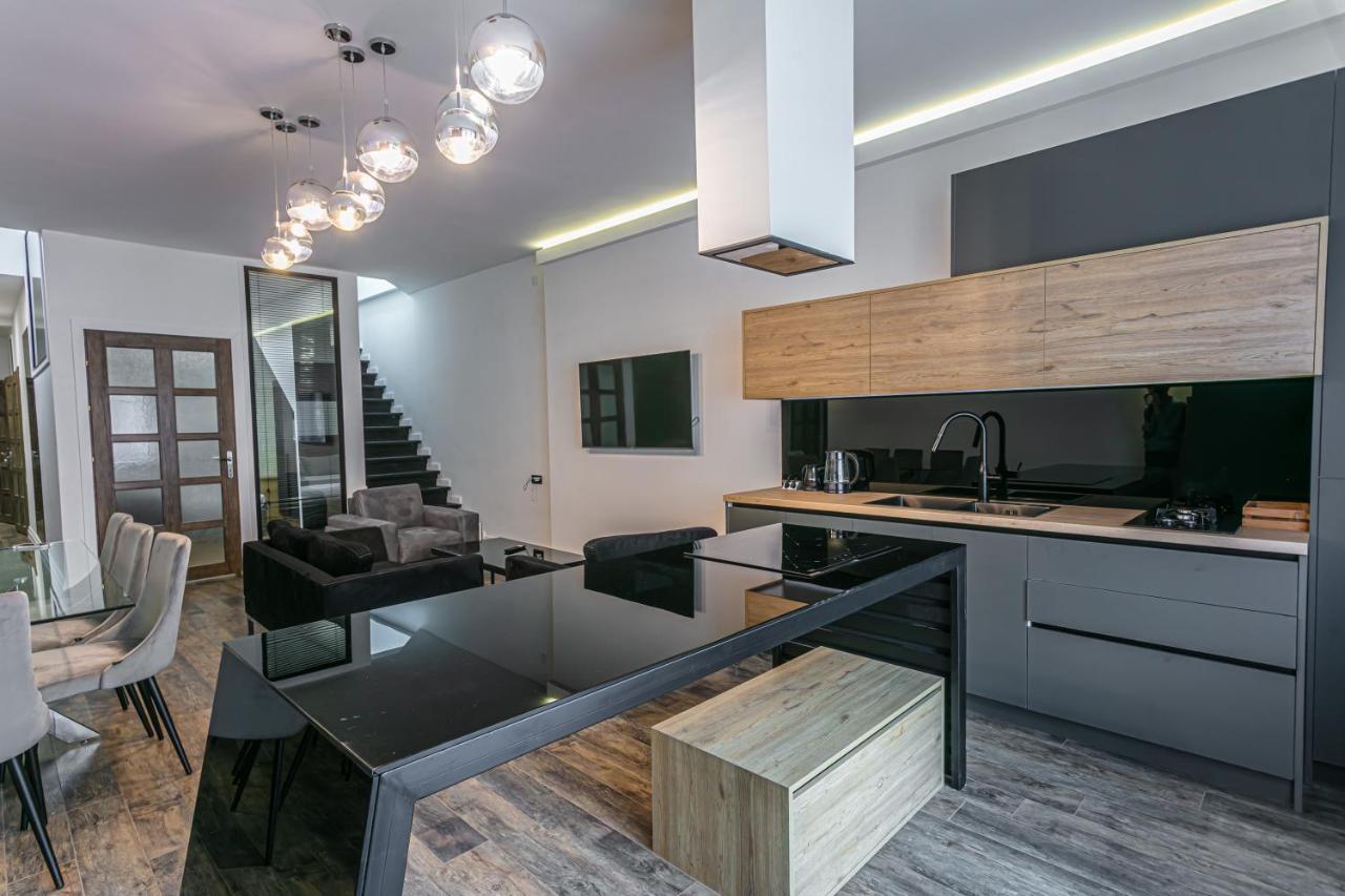 Luxe Apartment In Center Yerevan Bagian luar foto