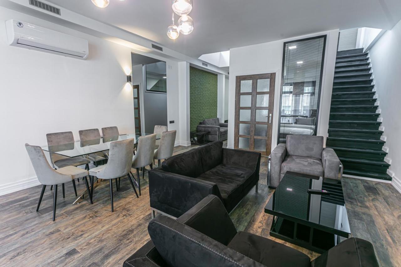 Luxe Apartment In Center Yerevan Bagian luar foto