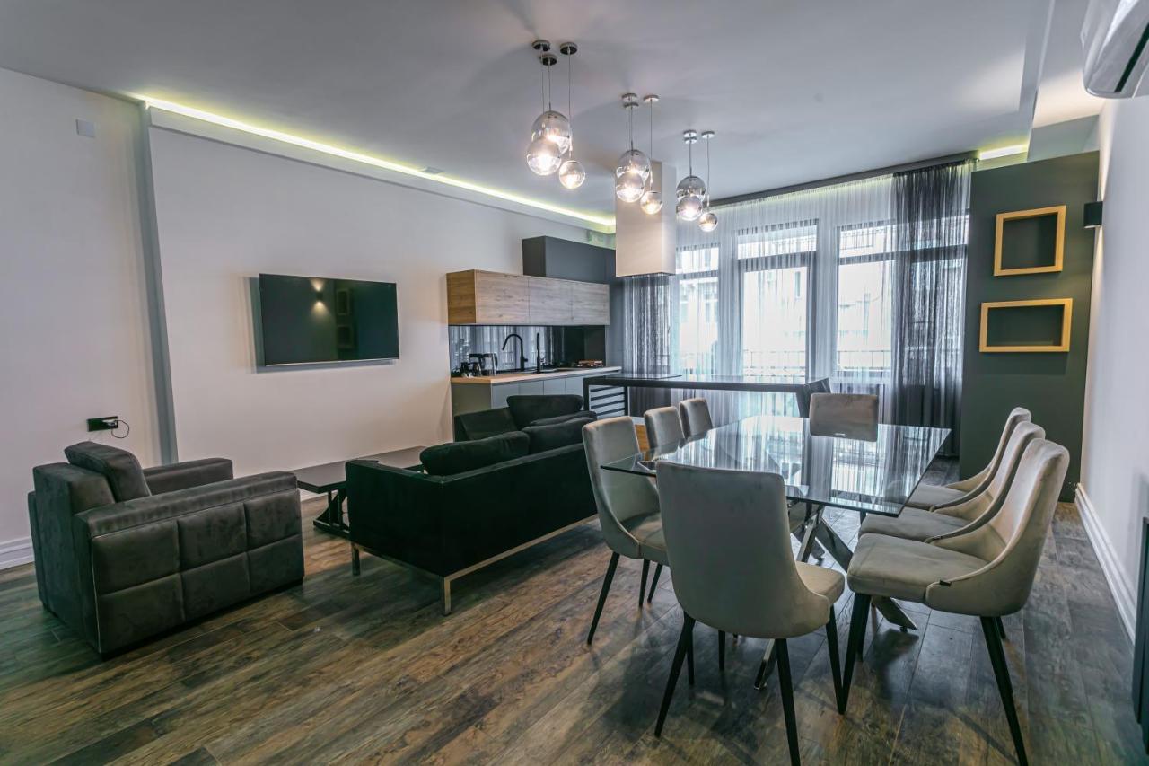 Luxe Apartment In Center Yerevan Bagian luar foto