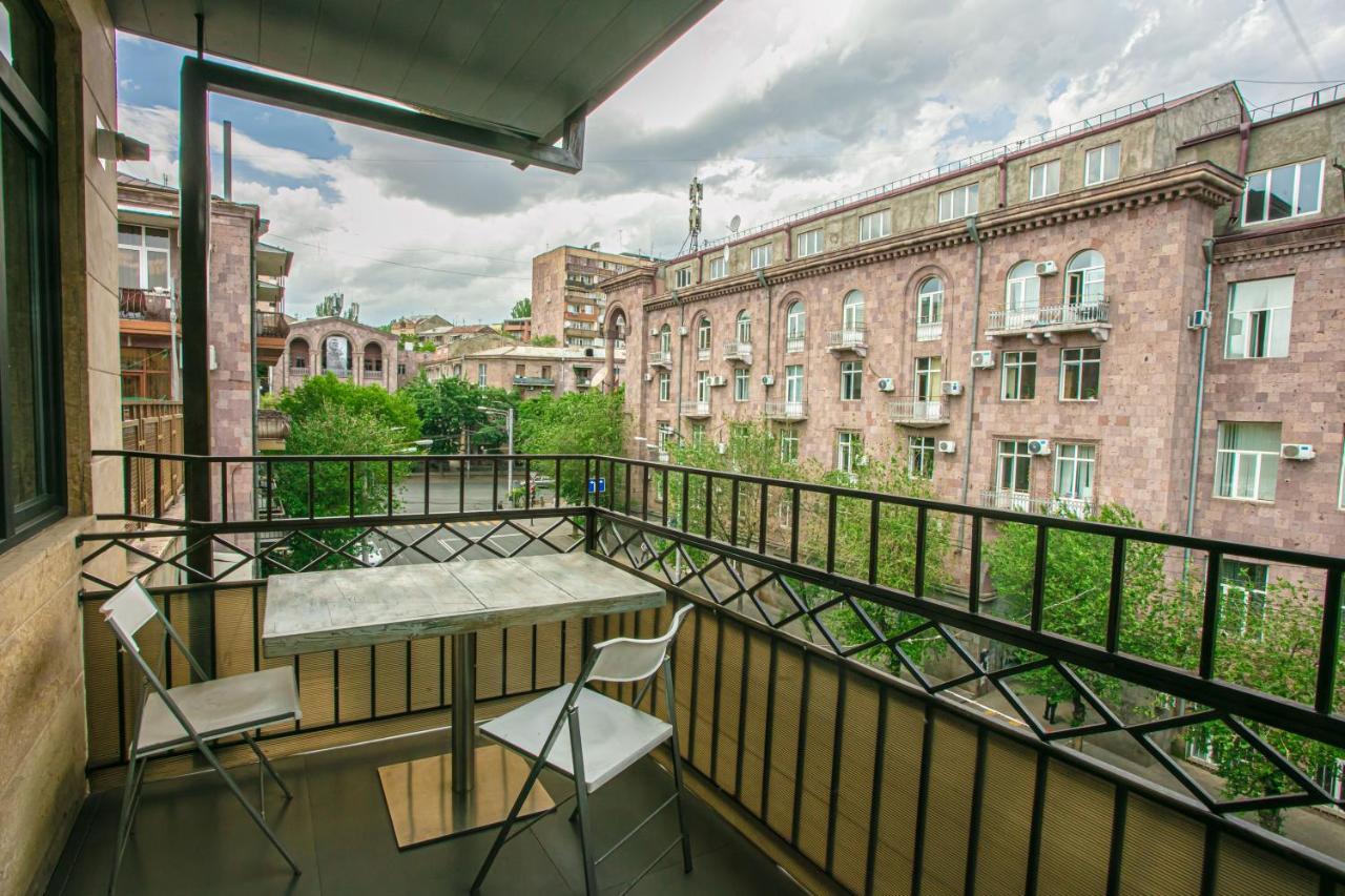 Luxe Apartment In Center Yerevan Bagian luar foto