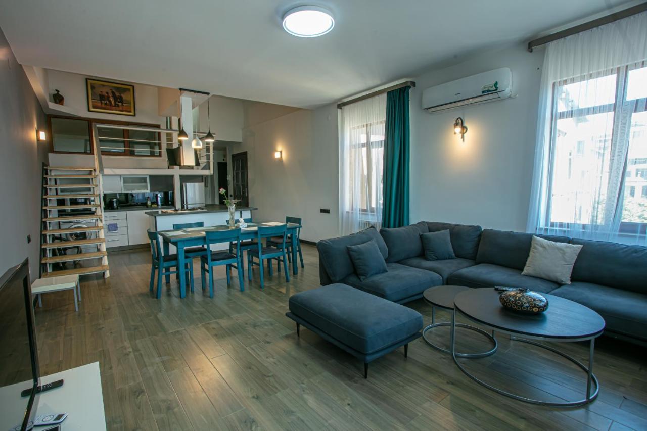 Luxe Apartment In Center Yerevan Bagian luar foto